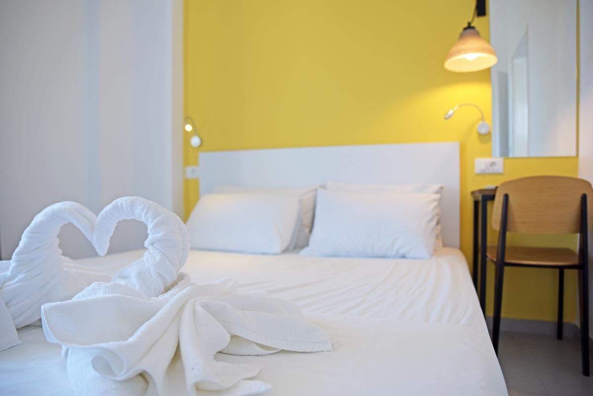 Hillside Studios & Apartments, ,