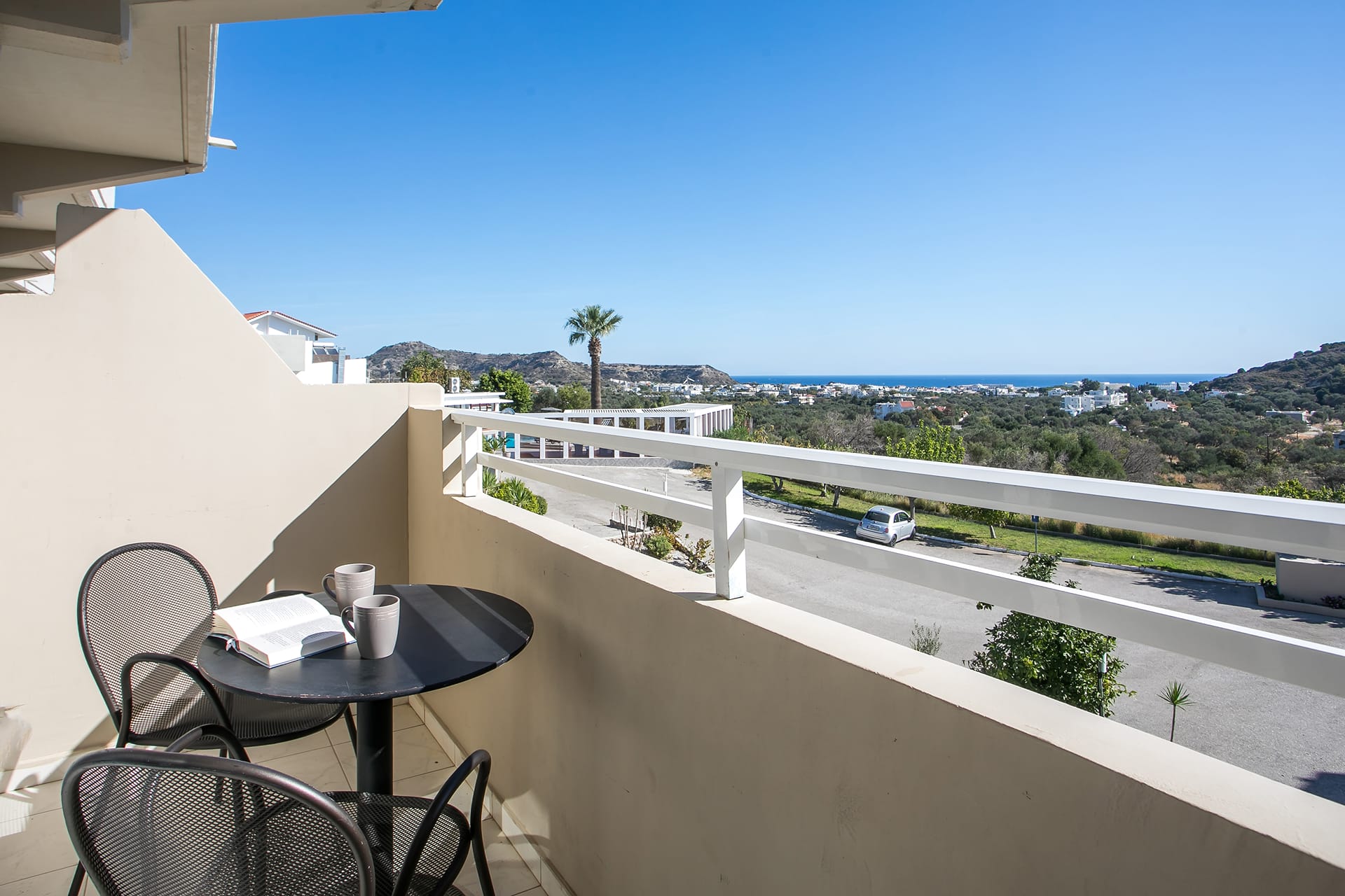 Hillside Studios & Apartments, ,