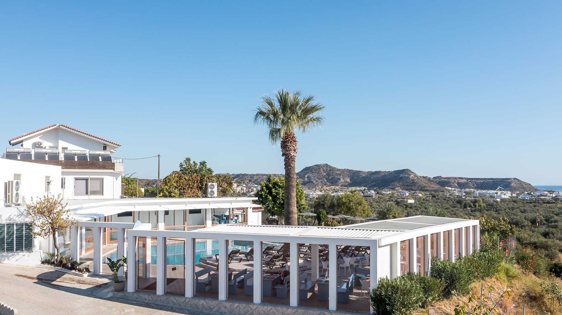 Hillside Studios & Apartments, ,