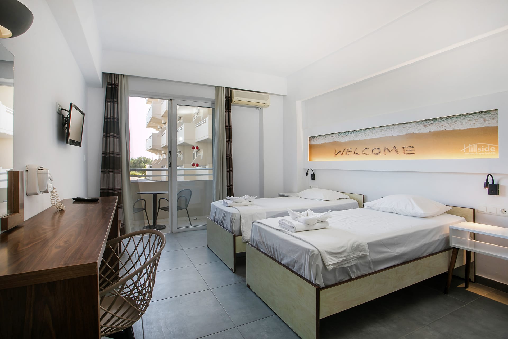 Hillside Studios & Apartments, ,