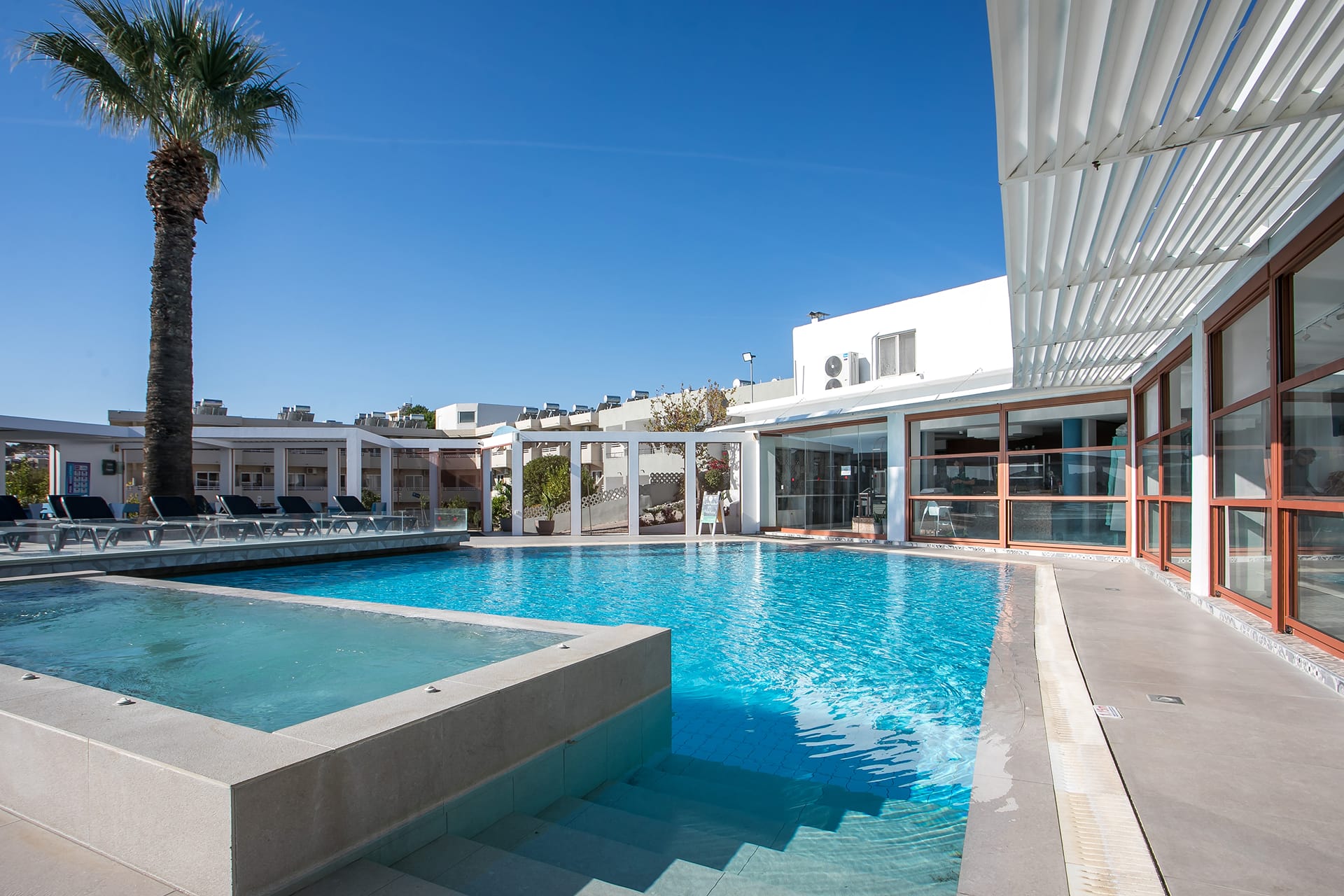 Hillside Studios & Apartments, ,