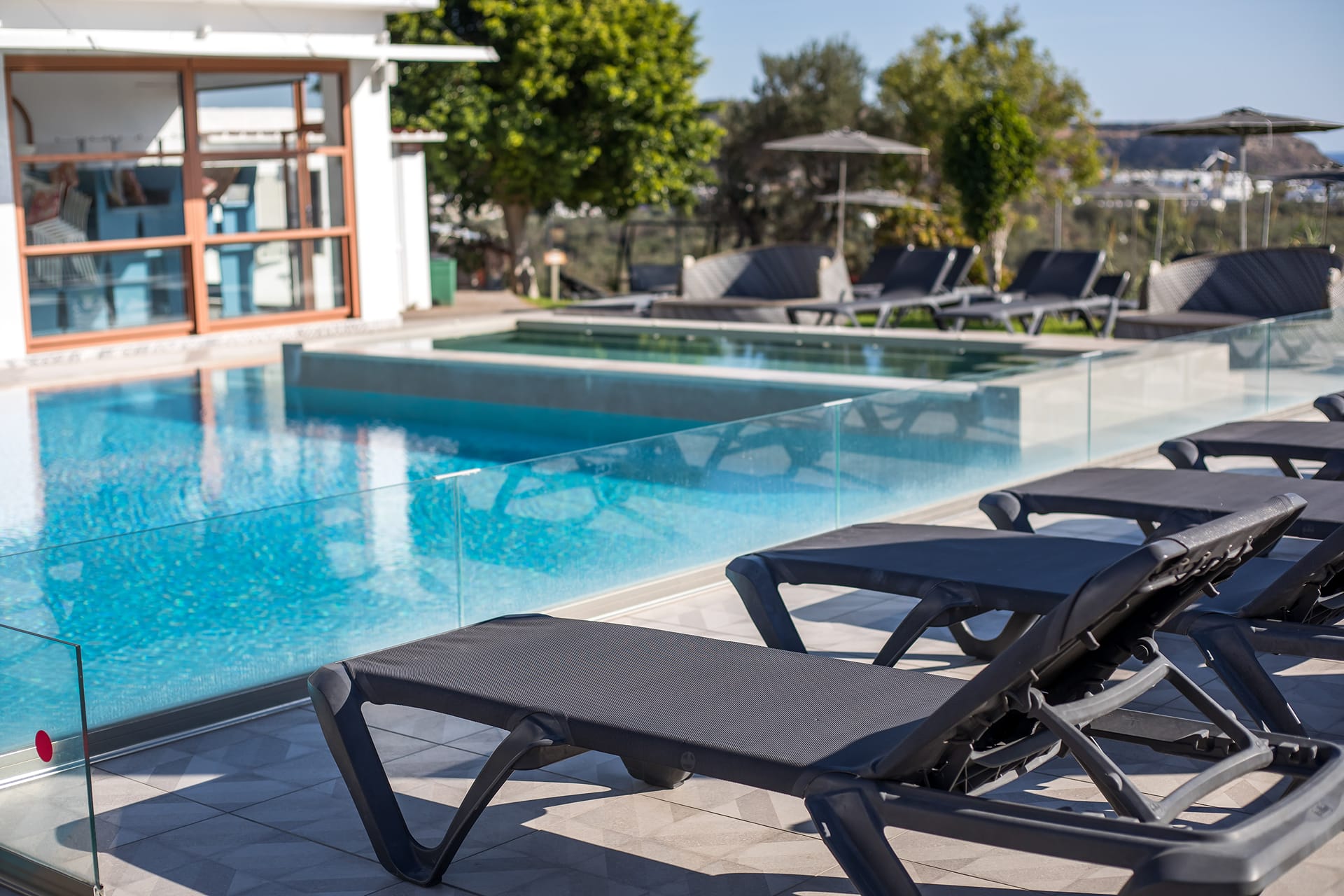 Hillside Studios & Apartments, ,