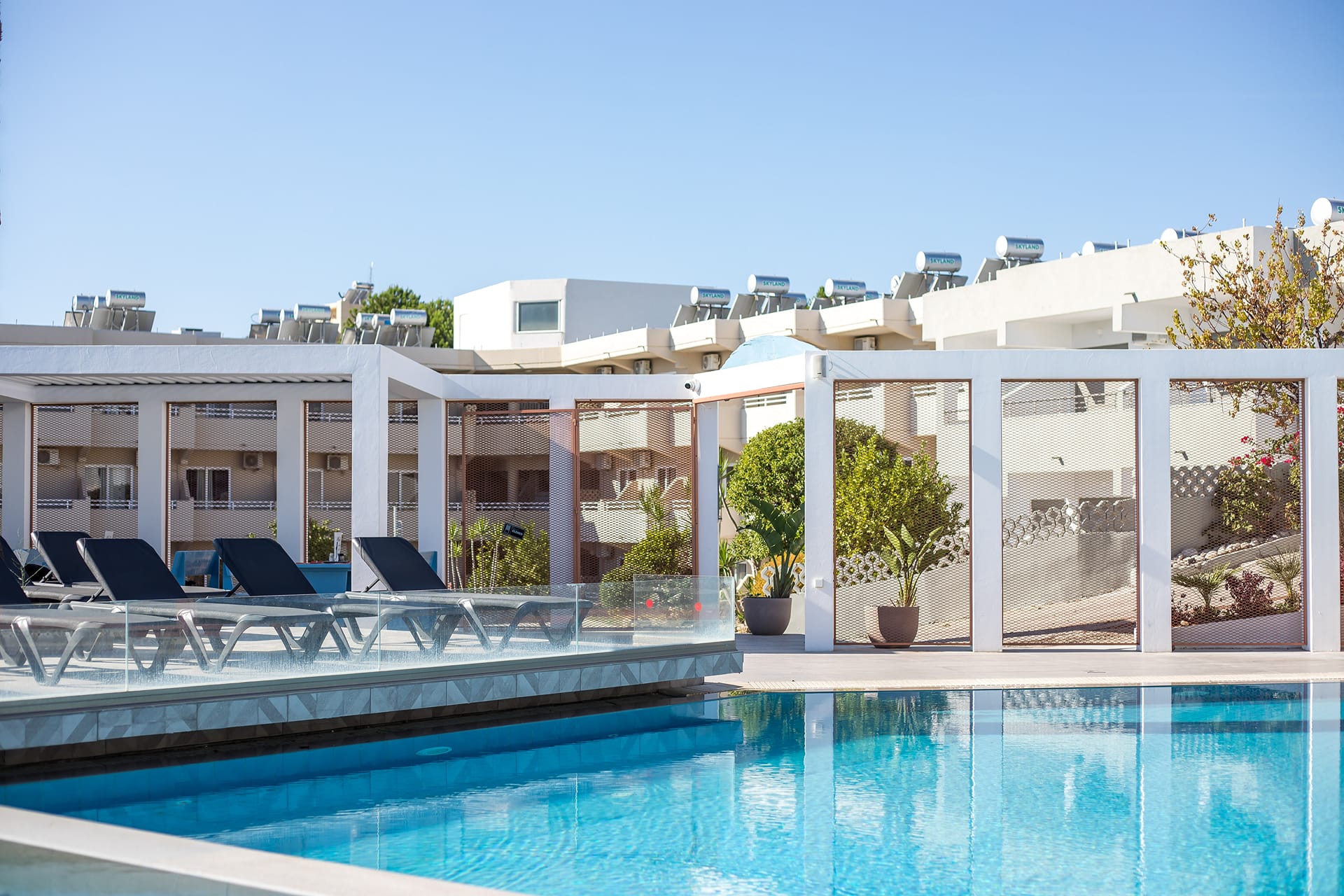 Hillside Studios & Apartments, ,