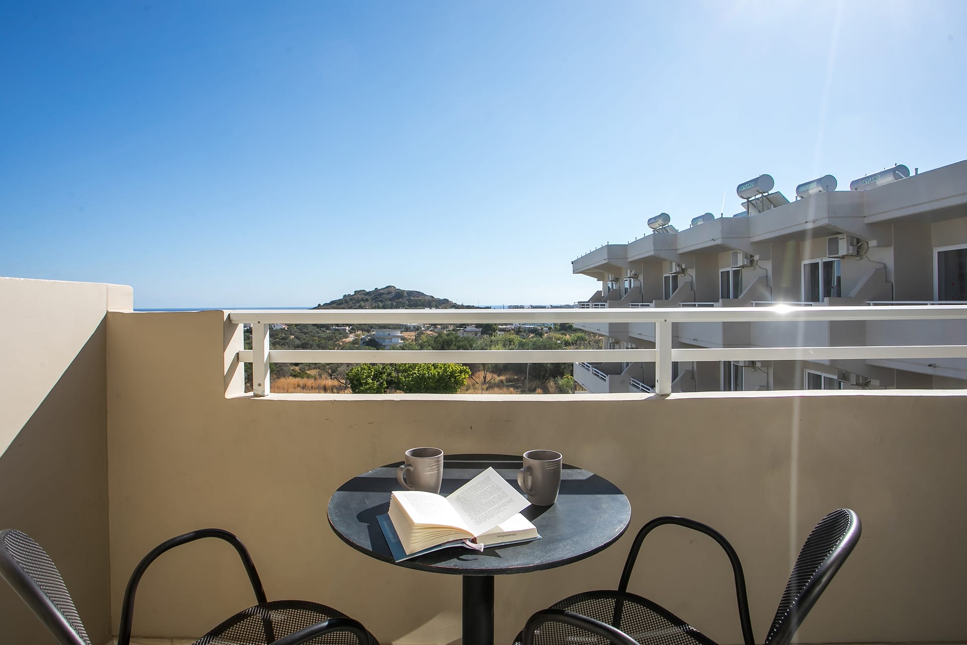 Hillside Studios & Apartments, ,
