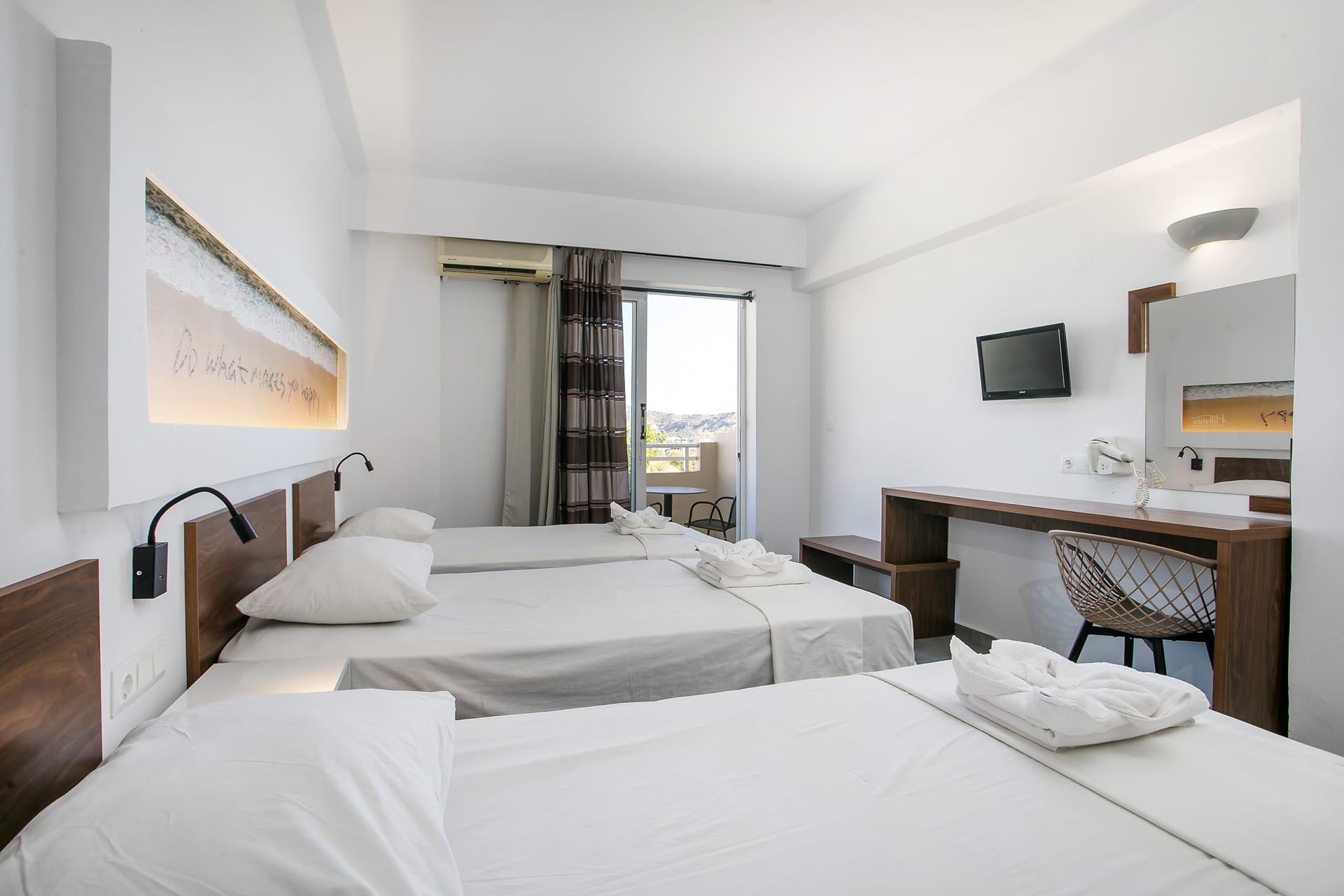 Hillside Studios & Apartments, ,