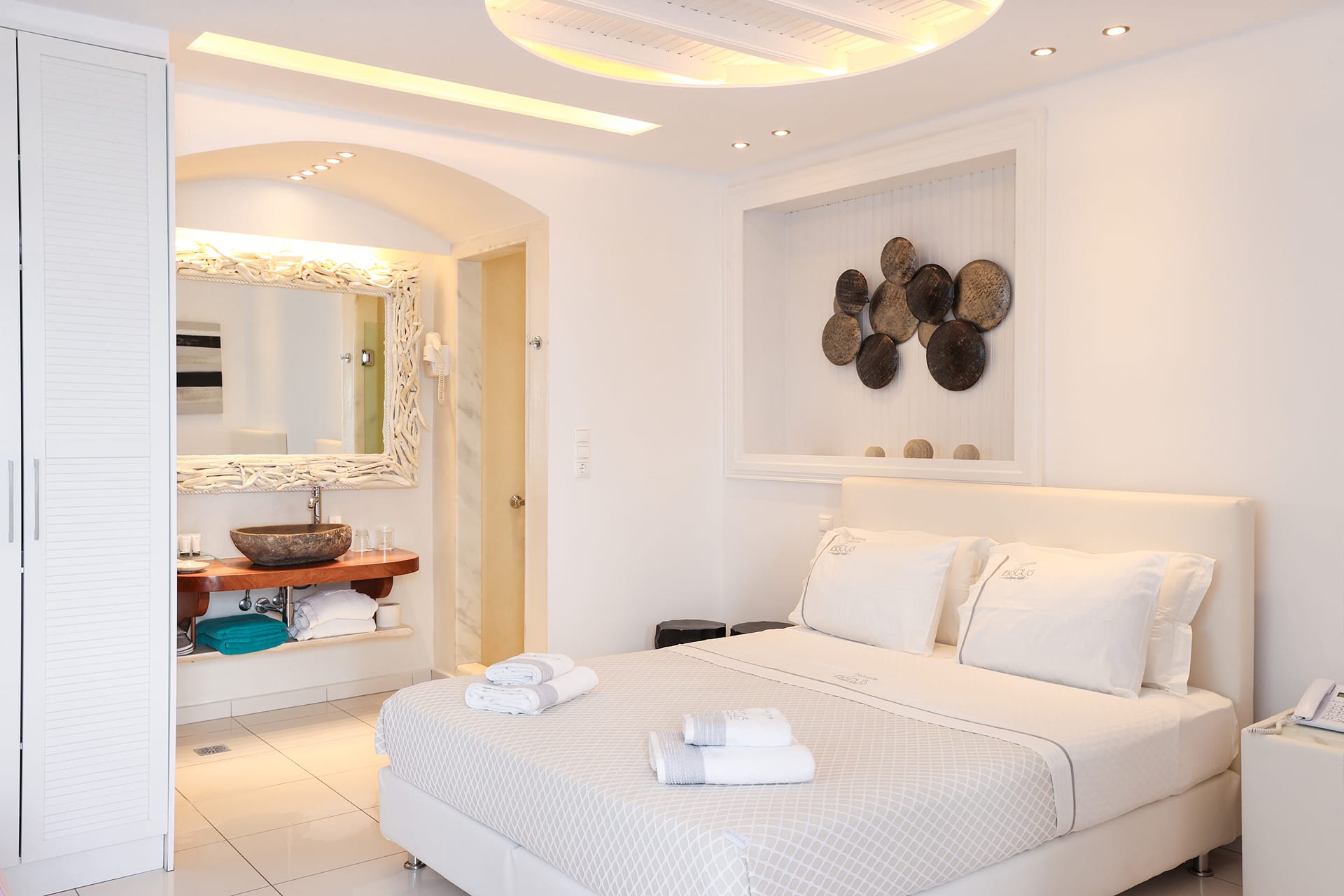 Family Room [ no view ]