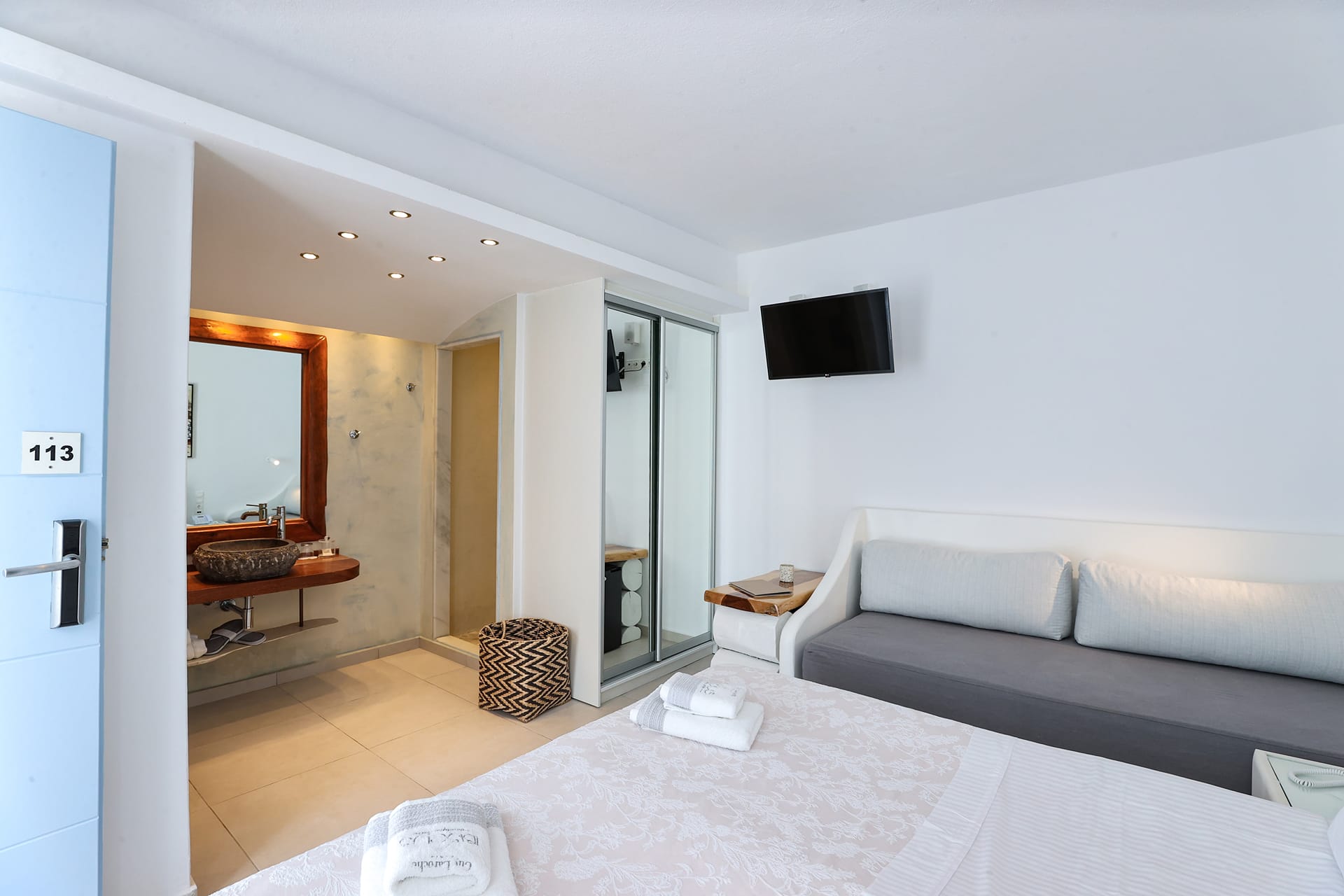 Classic Double Room [ no view ]