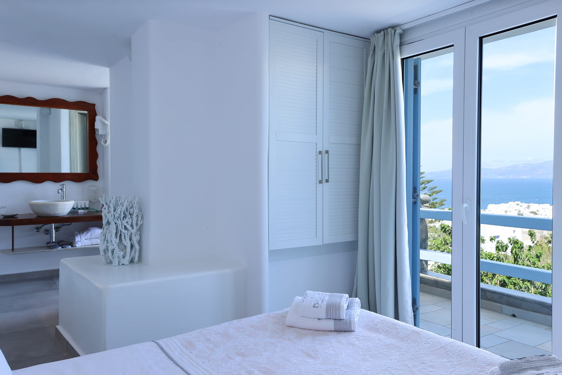 Standard Sea View Room