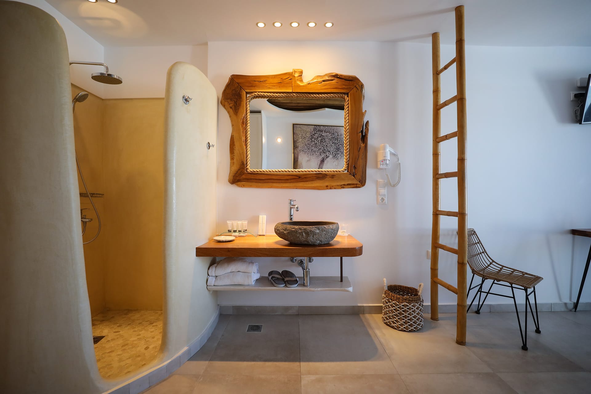 Suite with Outdoor Jacuzzi