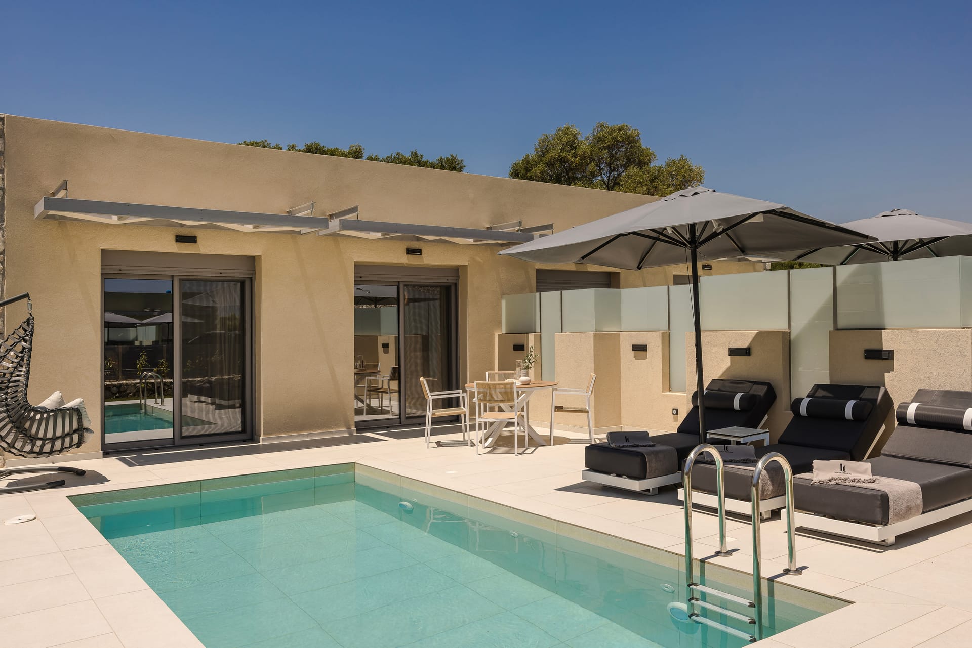 Superior Suite with Private Pool photo 4