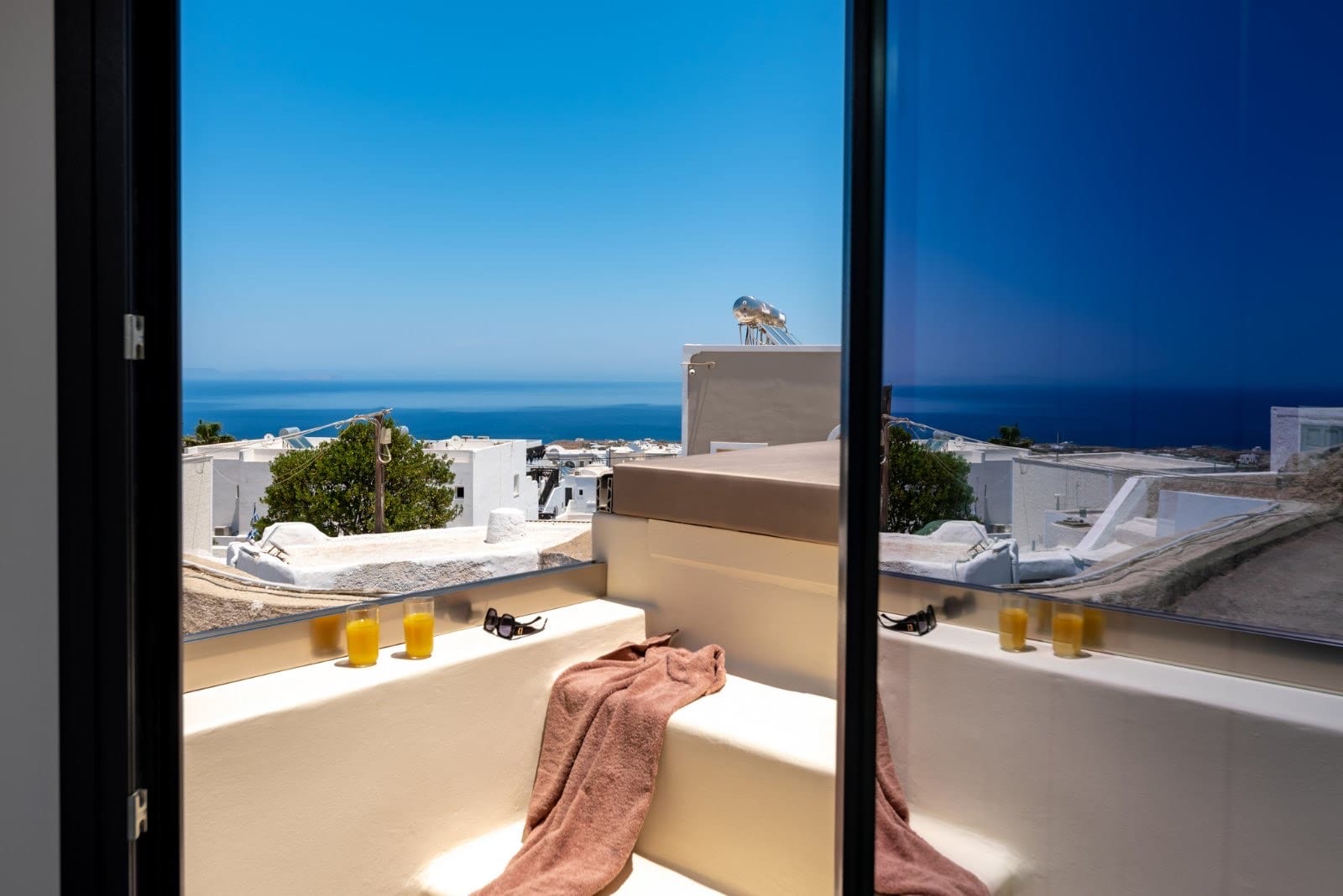 Santorini Cave Suite