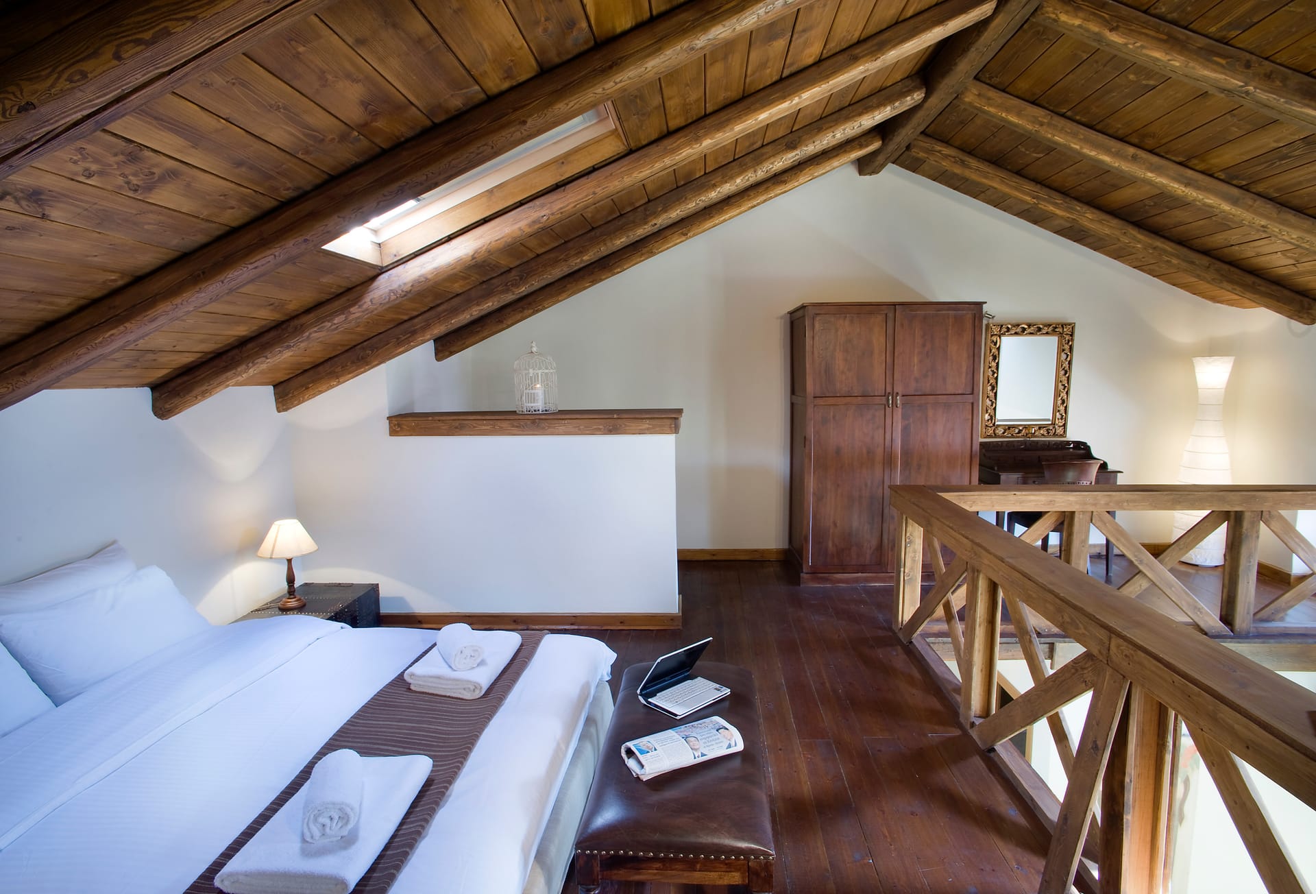 Family Maisonette with Attic & Fireplace