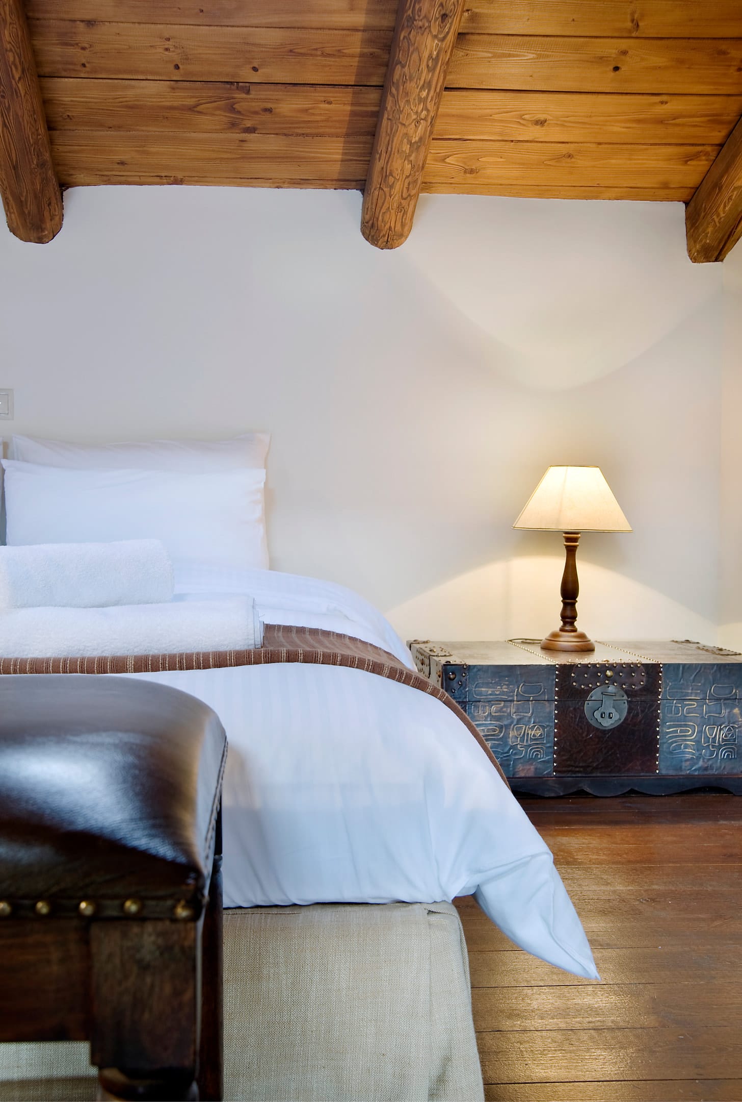 Family Maisonette with Attic & Fireplace