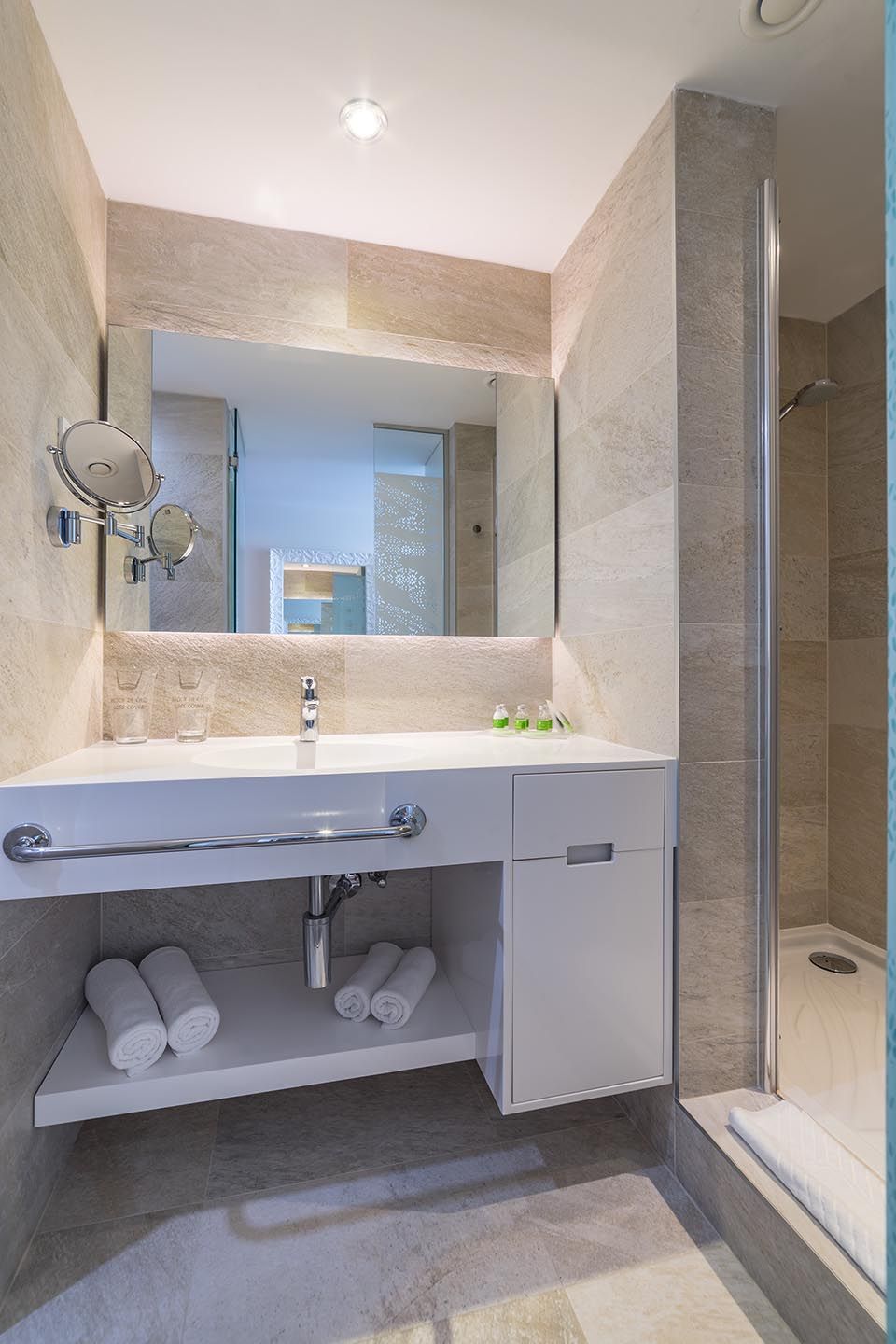 Povezane Dvokrevetne Sobe 45m² Pogled Park sa Francuskim Balkonima-5