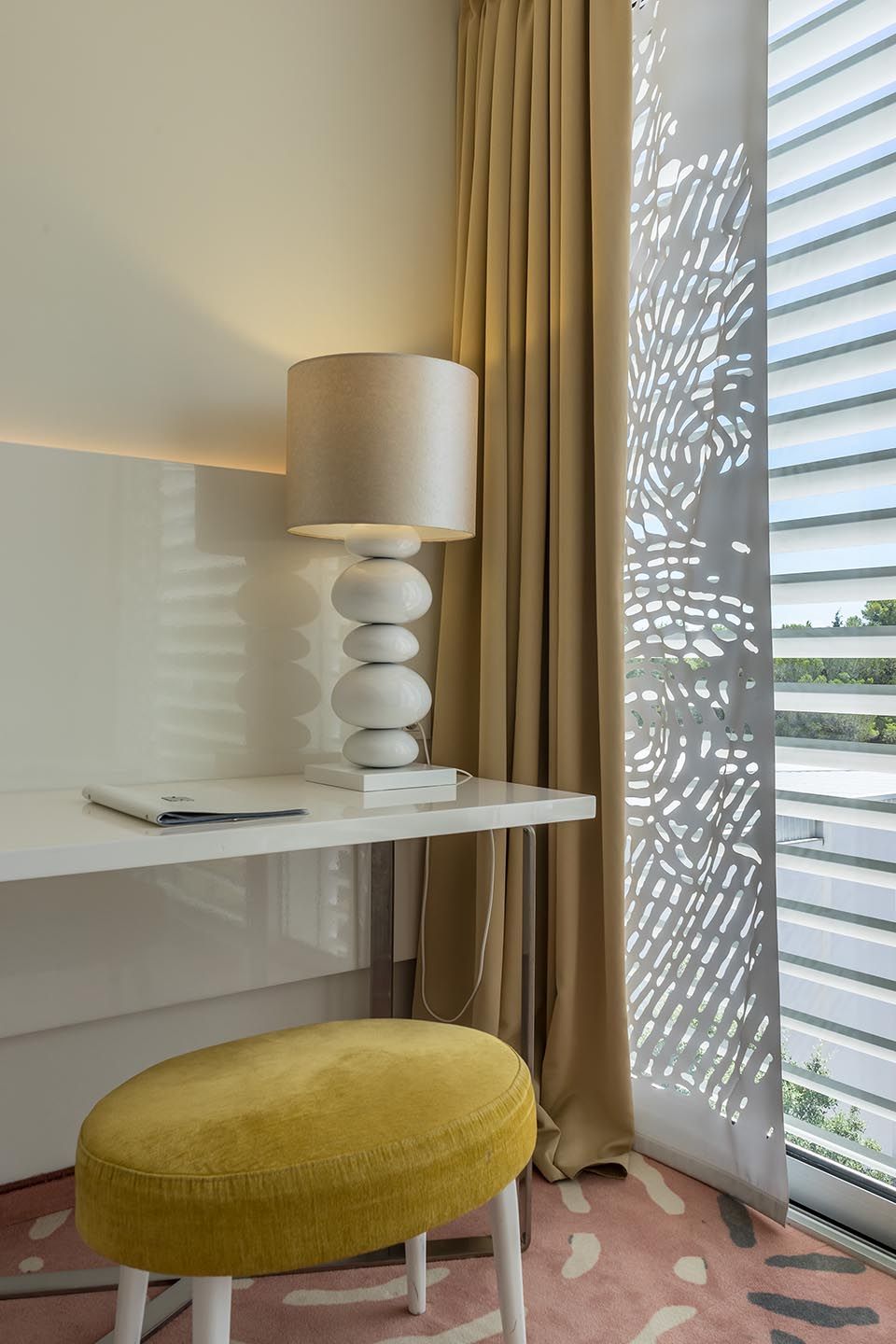 Double or Twin Room 22m² on the Sea Side with French Balcony-4