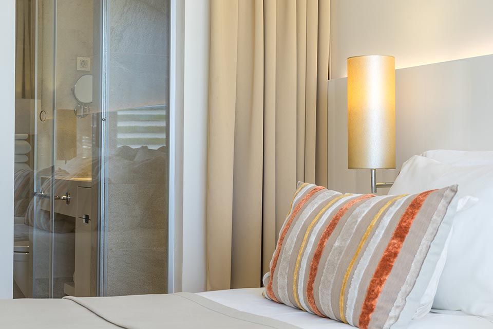 Double or Twin Room 22m² on the Sea Side with French Balcony-5