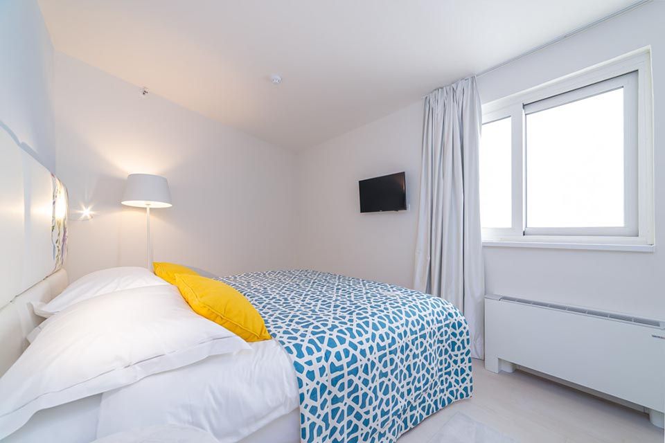Family Large Room 51m² Atrium view with windows-5