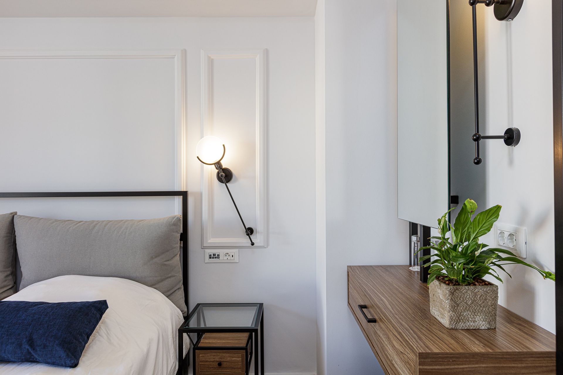 Economy Room