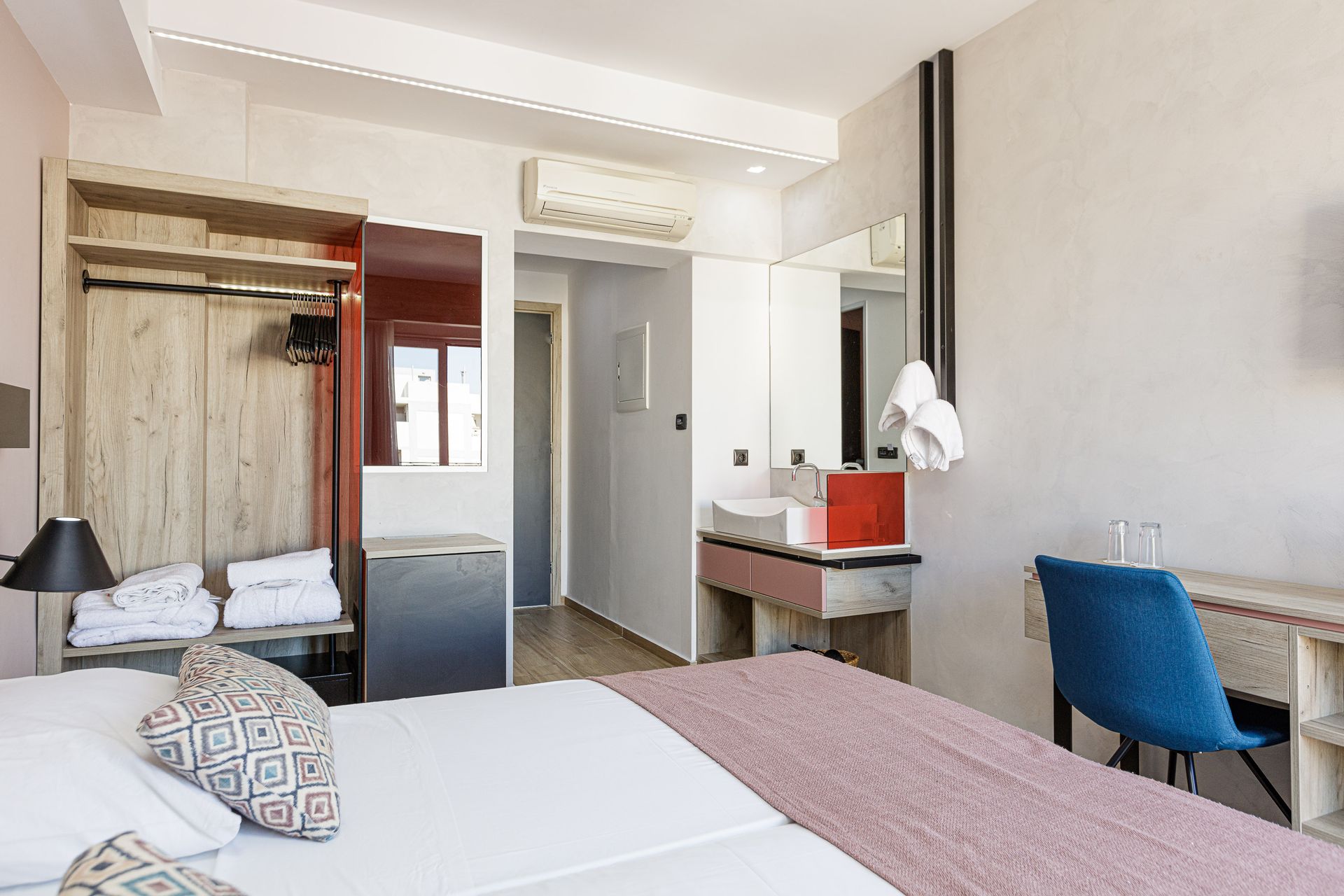 Economy Room