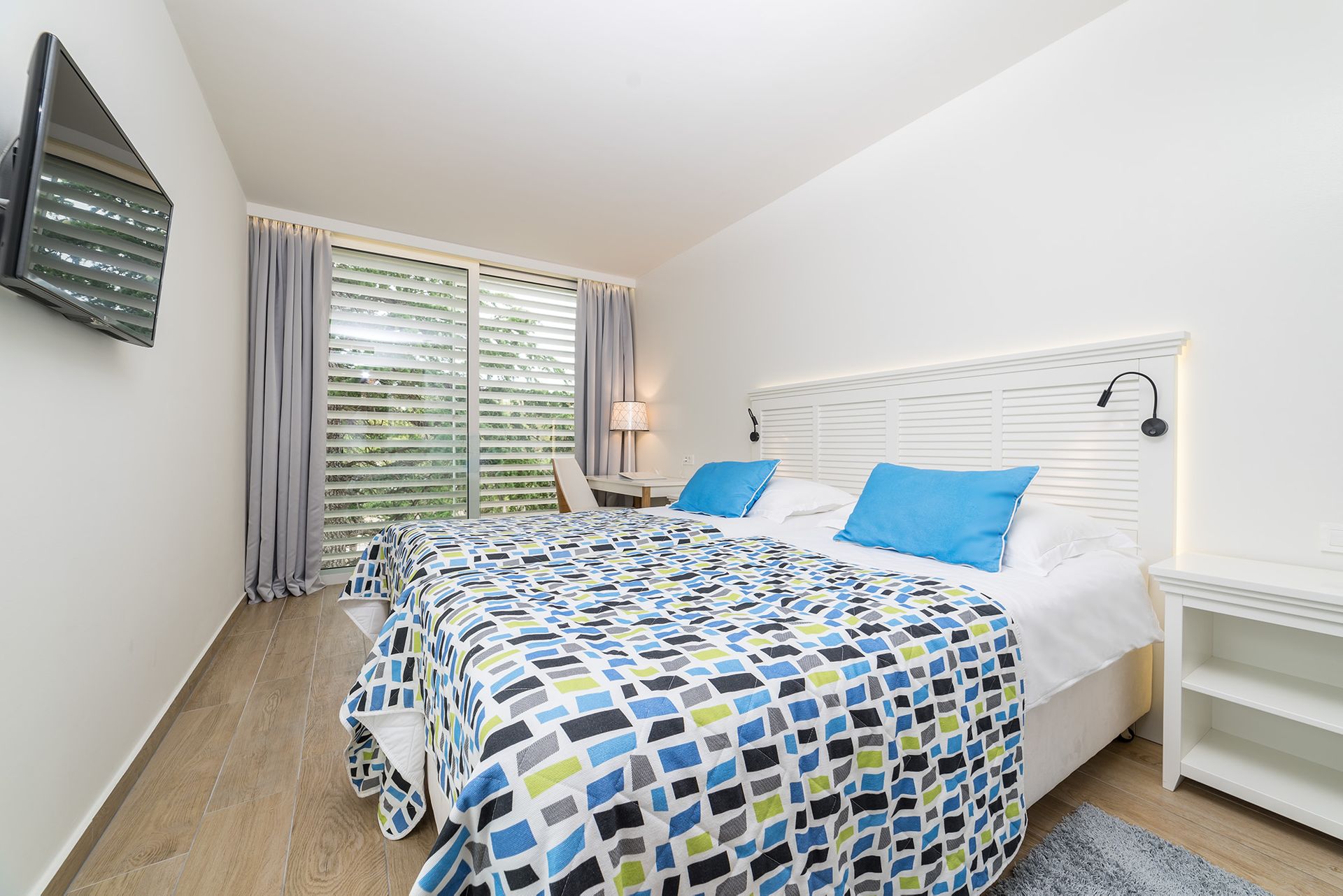 Dvokrevetne ili Twin Soba do Sobe 44m² Pogled Dvorište/Vrt sa Balkonima-3
