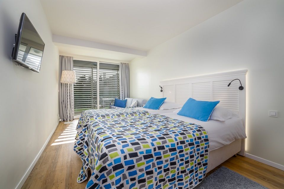 Dvokrevetna Veća (Large) Soba 27m² Pogled Park sa Balkonom-2