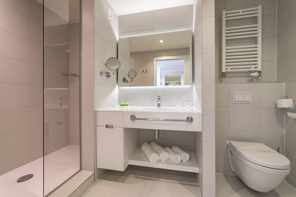 Dvokrevetna Veća (Large) Soba 27m² Pogled Park sa Balkonom-4