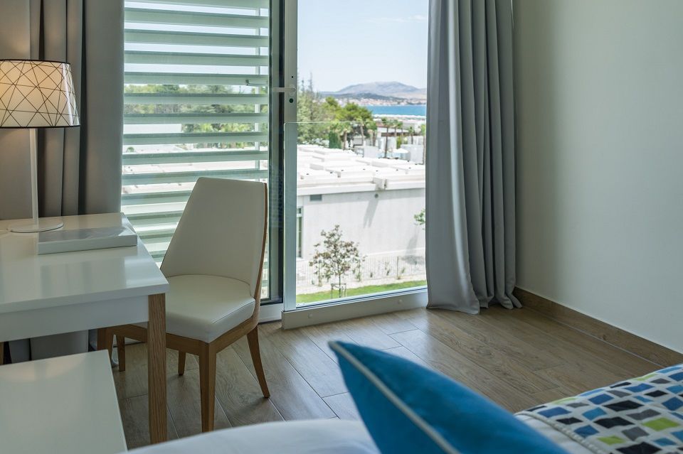 Dvokrevetna Soba 22m² Dvorište / Vrt Strana sa Francuskim Balkonom-2
