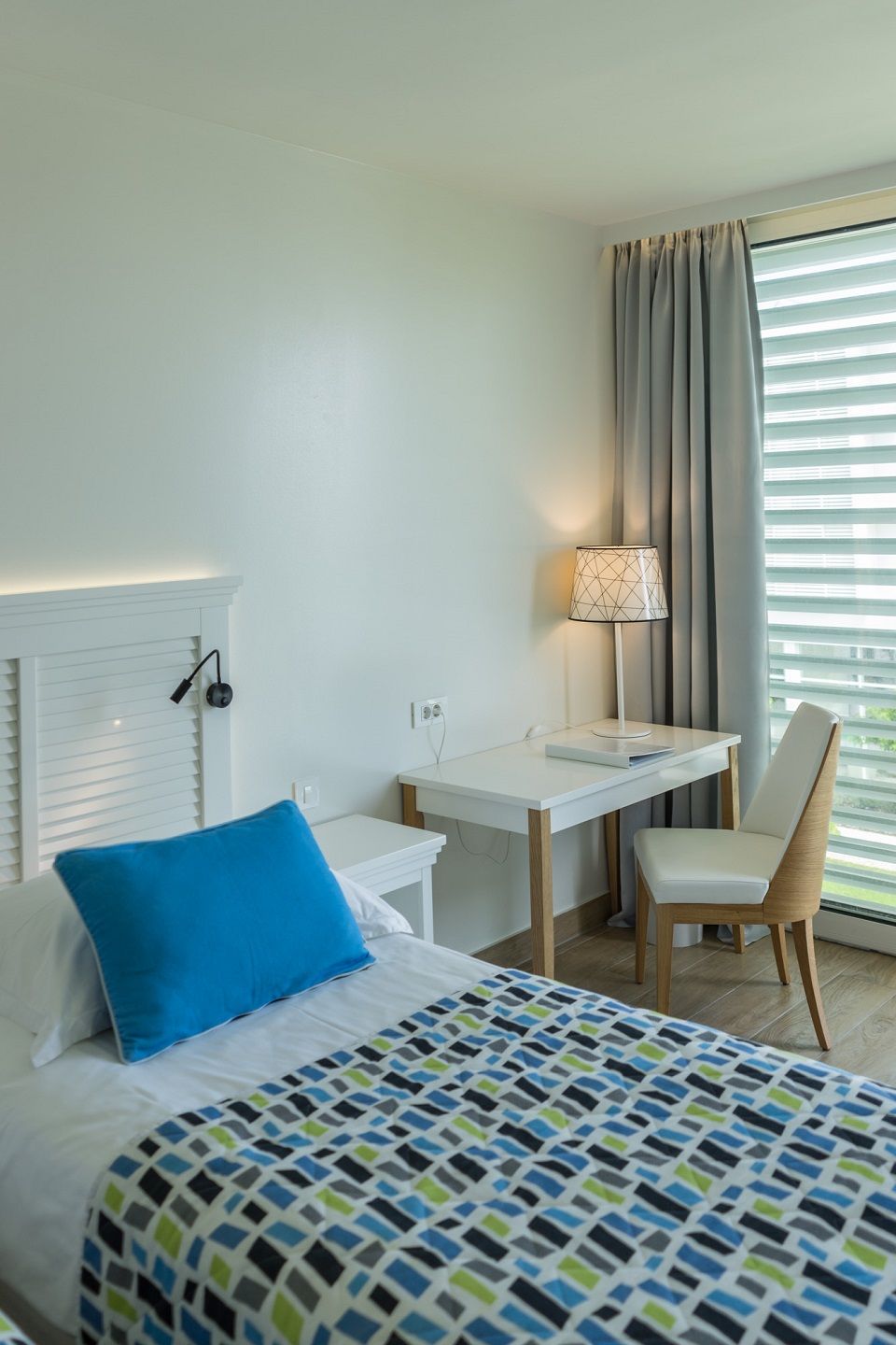 Dvokrevetna Soba 22m² Dvorište / Vrt Strana sa Francuskim Balkonom-3