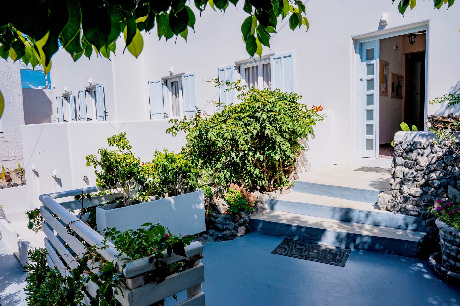 Kamarela Studios 2 *