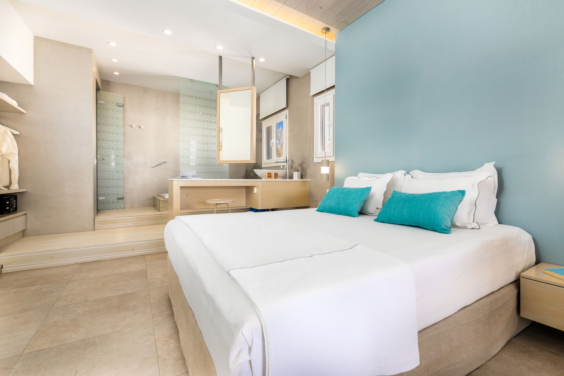 Premium Suite Sea View with Outdoor Hot Tub and Spa Bath
