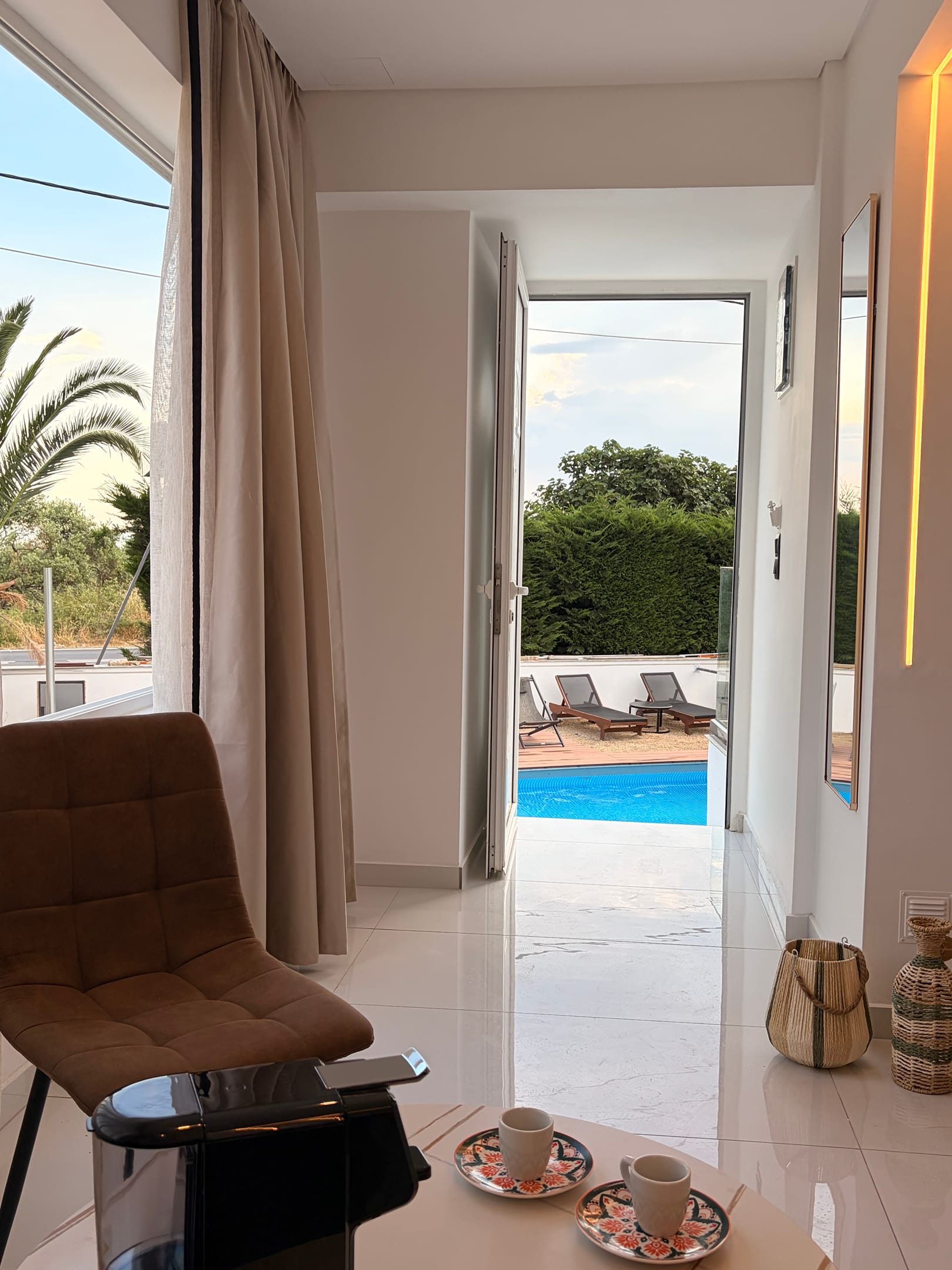 DELUX SUITE