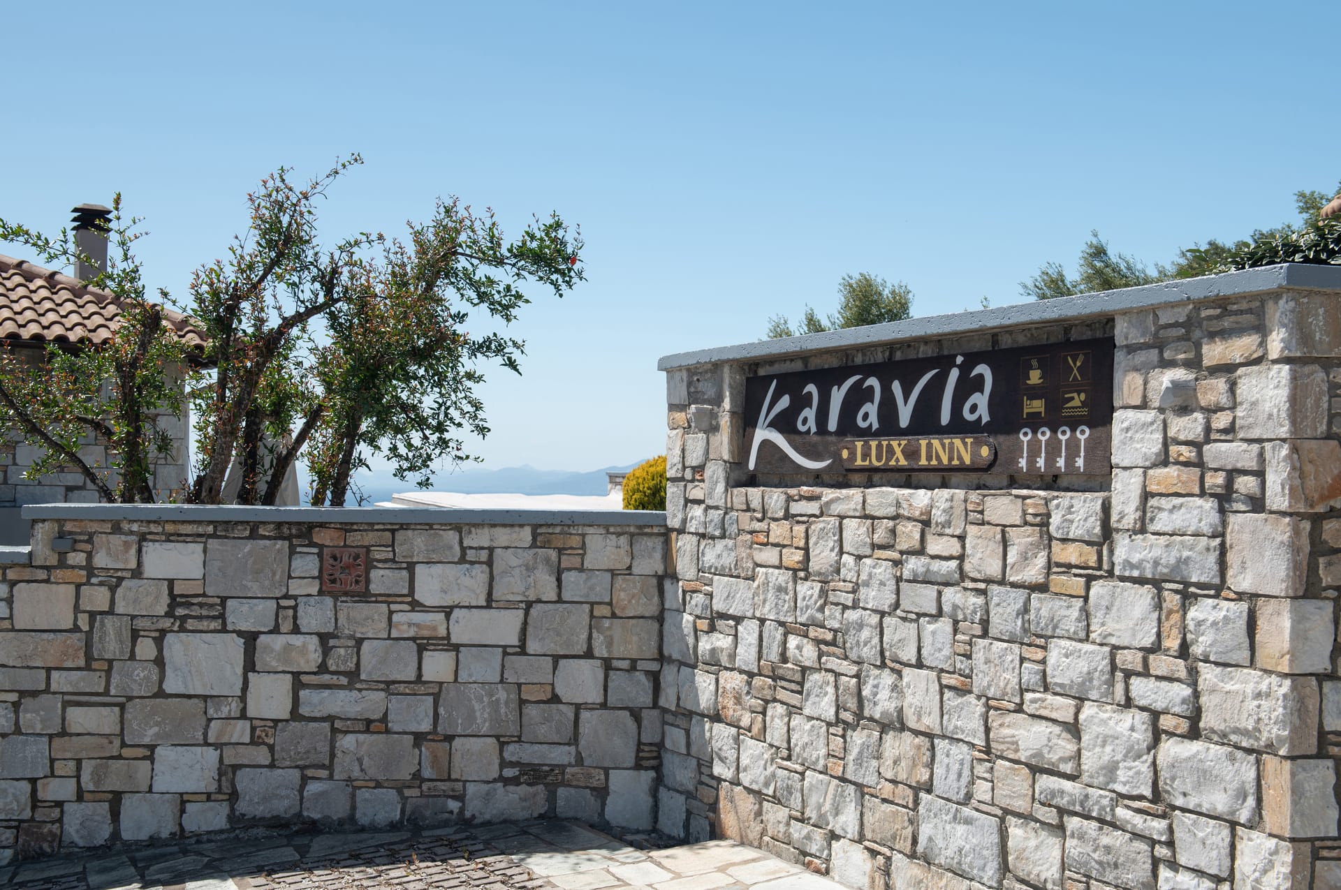 Karavia Lux Inn, ,