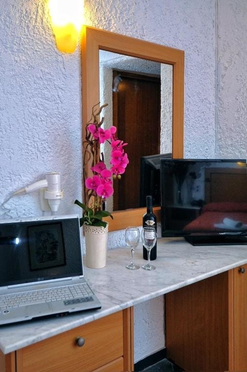 Standard Room with Garden View