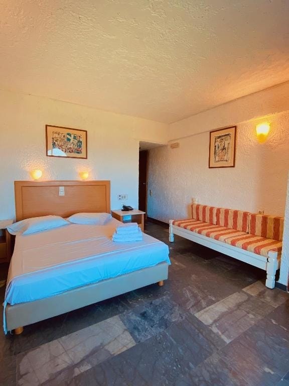 Standard Room with Garden View