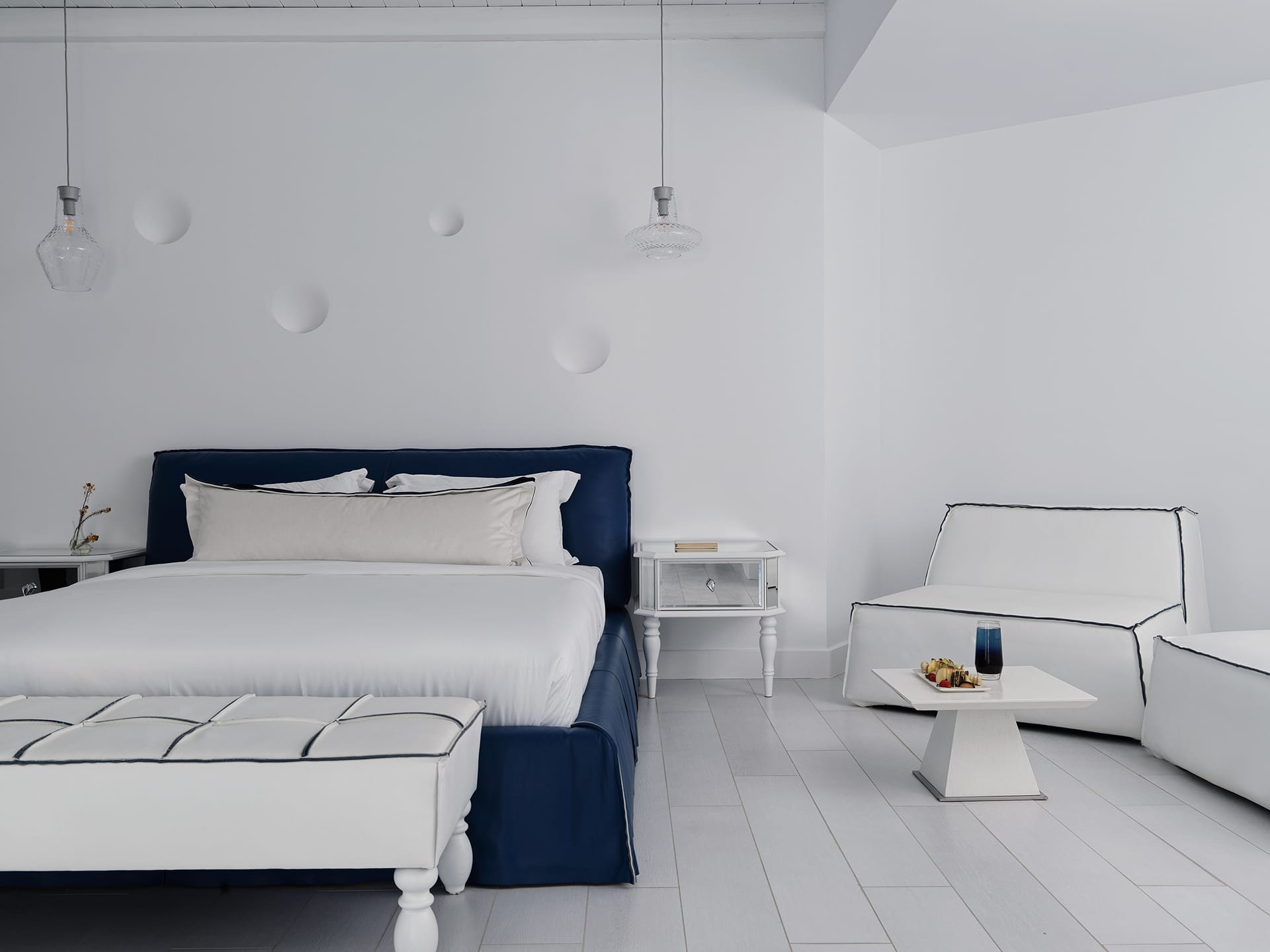 Delos Suite