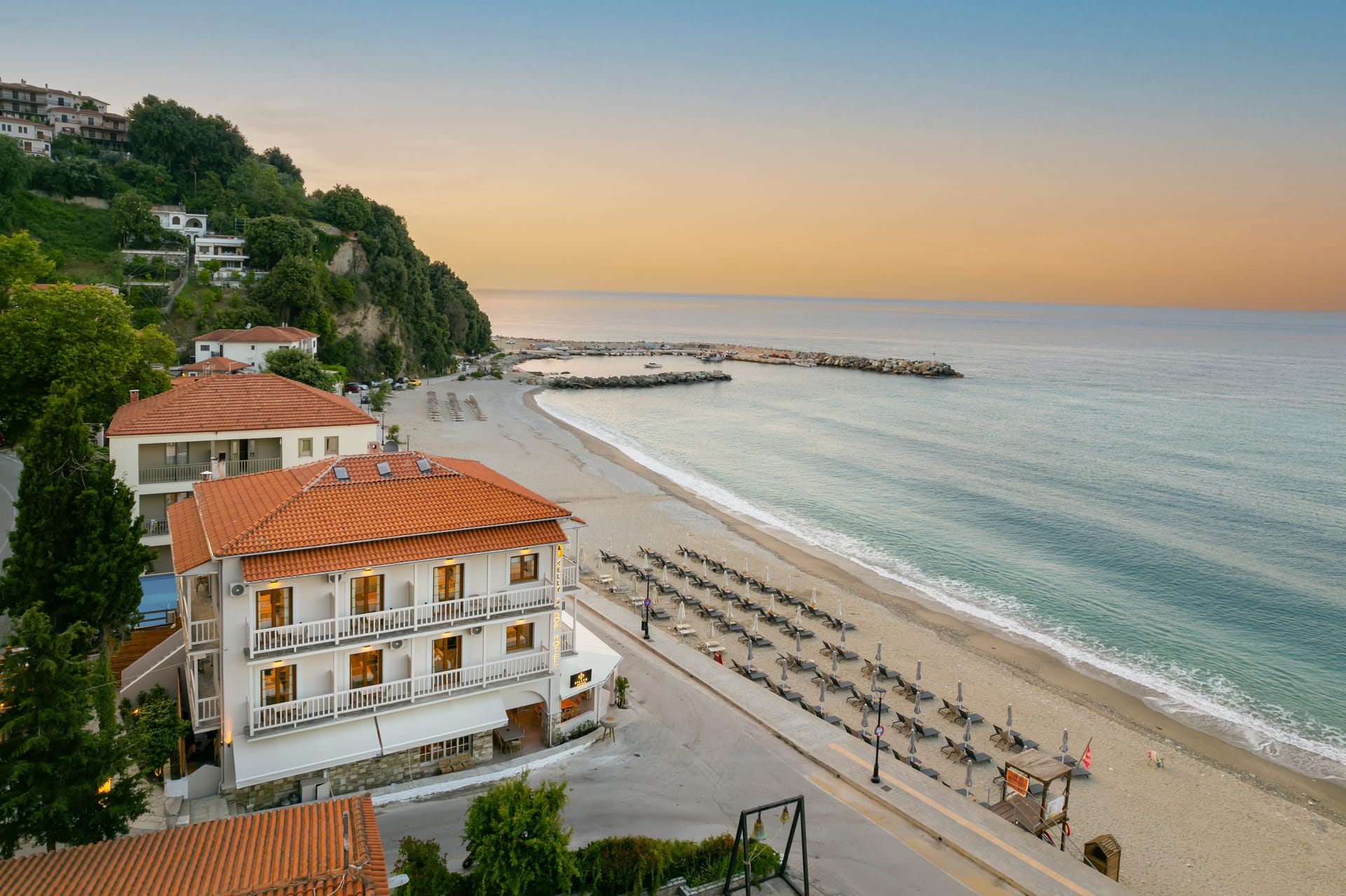 Kelly Beach Hotel