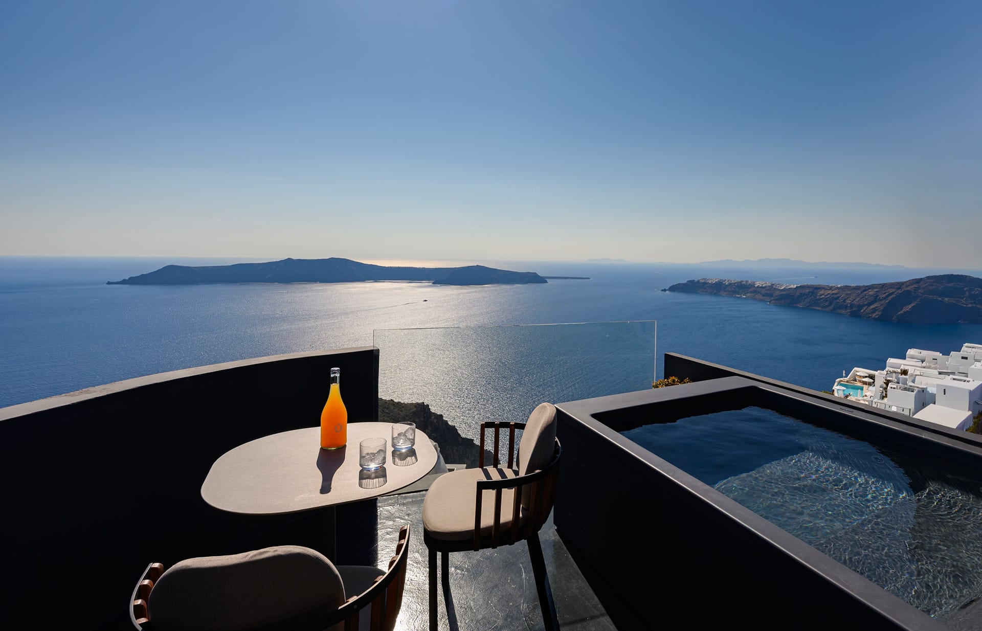 Honeymoon Suite Sunset View with Outdoor Hot Tub & Indoor Plunge Pool