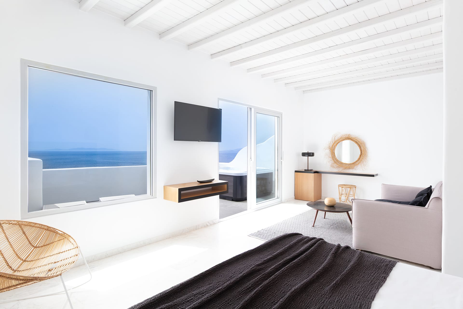 Deluxe Sea View Suite with Outdoors Jacuzzi
