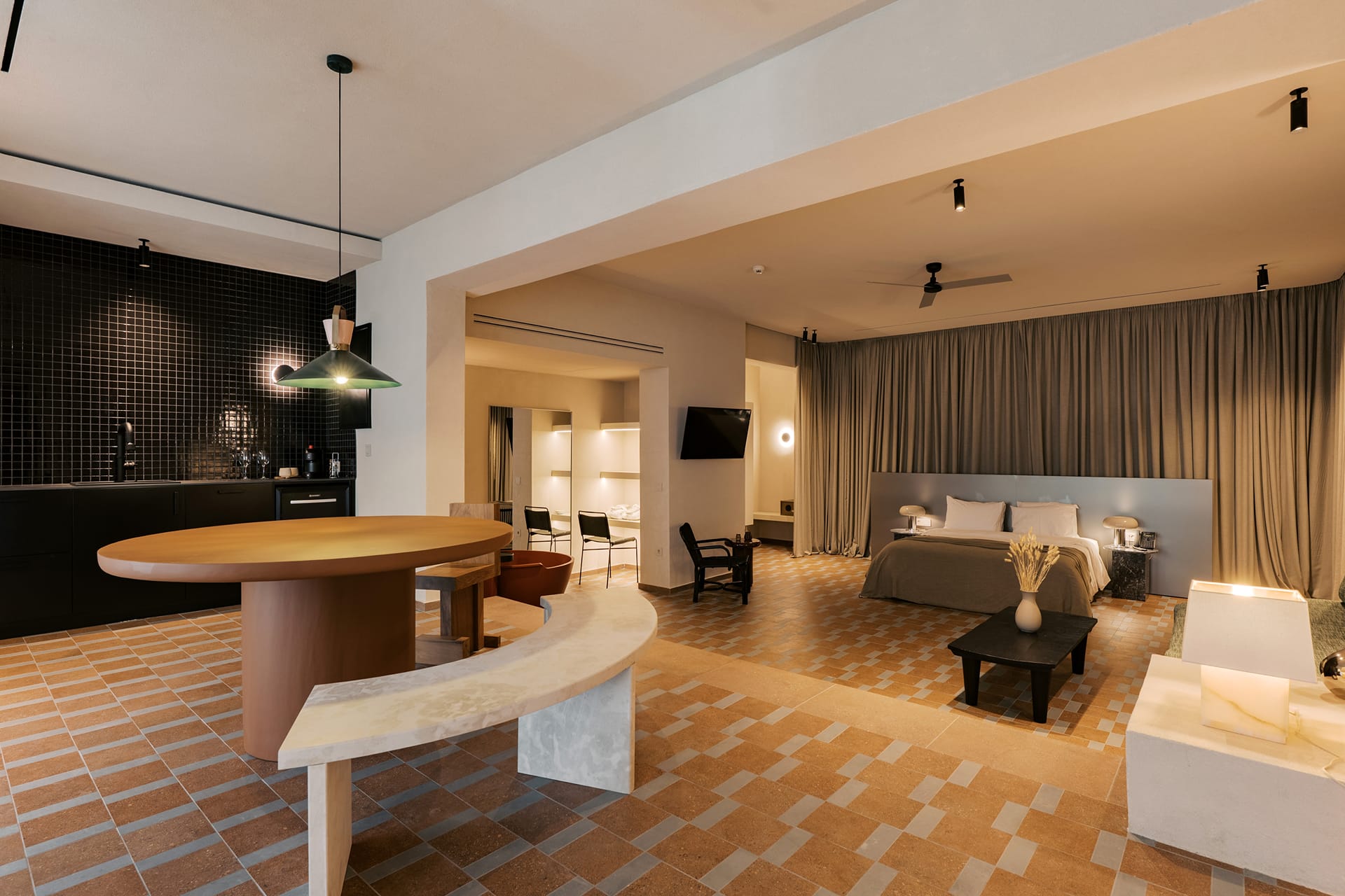 Premium Suite with Private Heated Pool 110m²