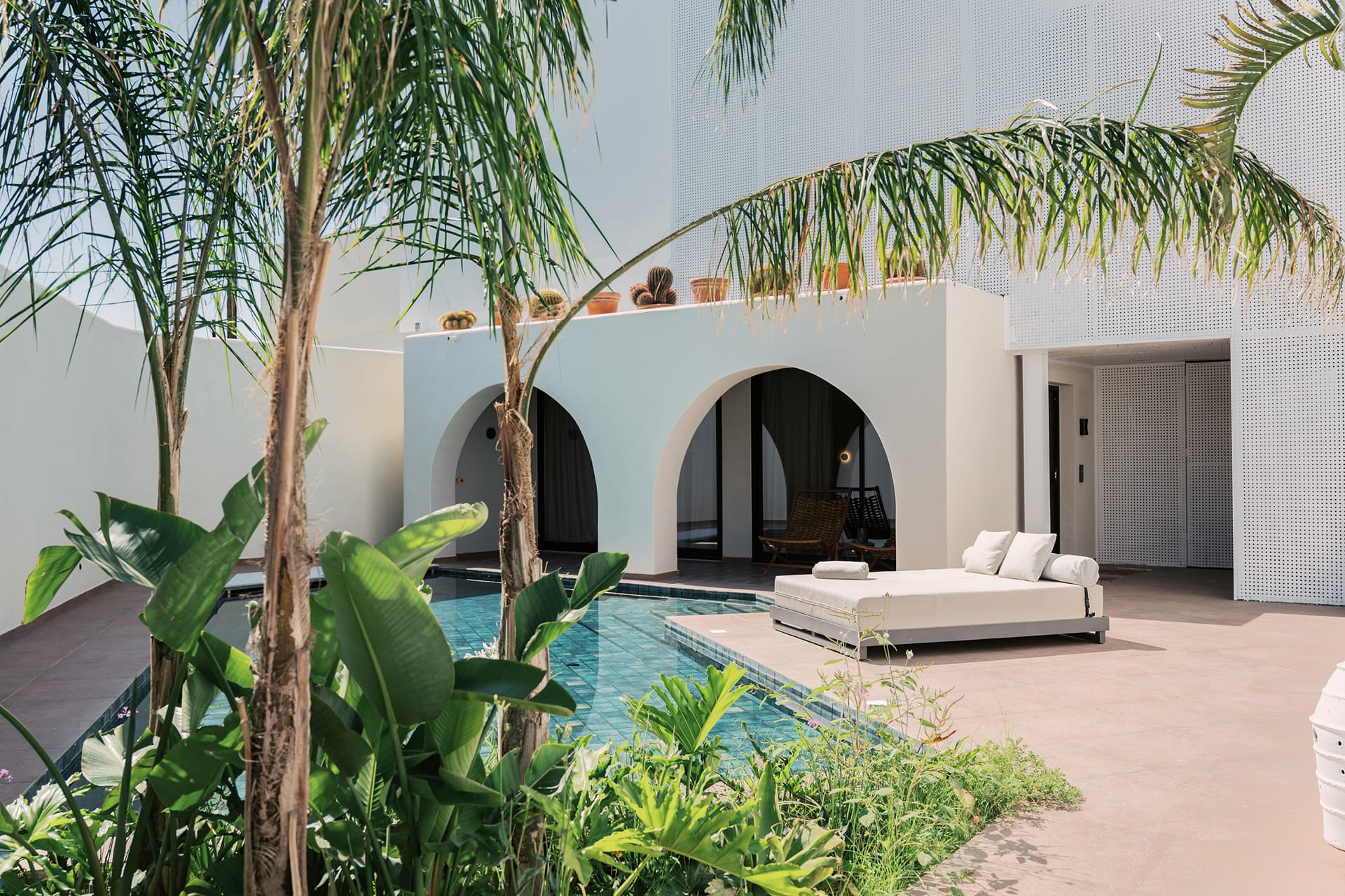 Premium Suite with Private Heated Pool 110m²