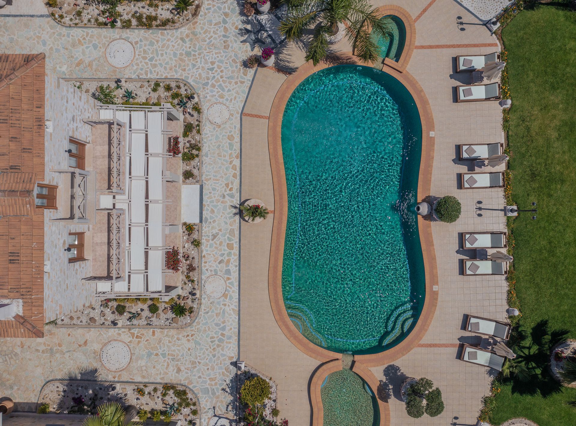 Grand  Four-Bedroom Villa with Pool View