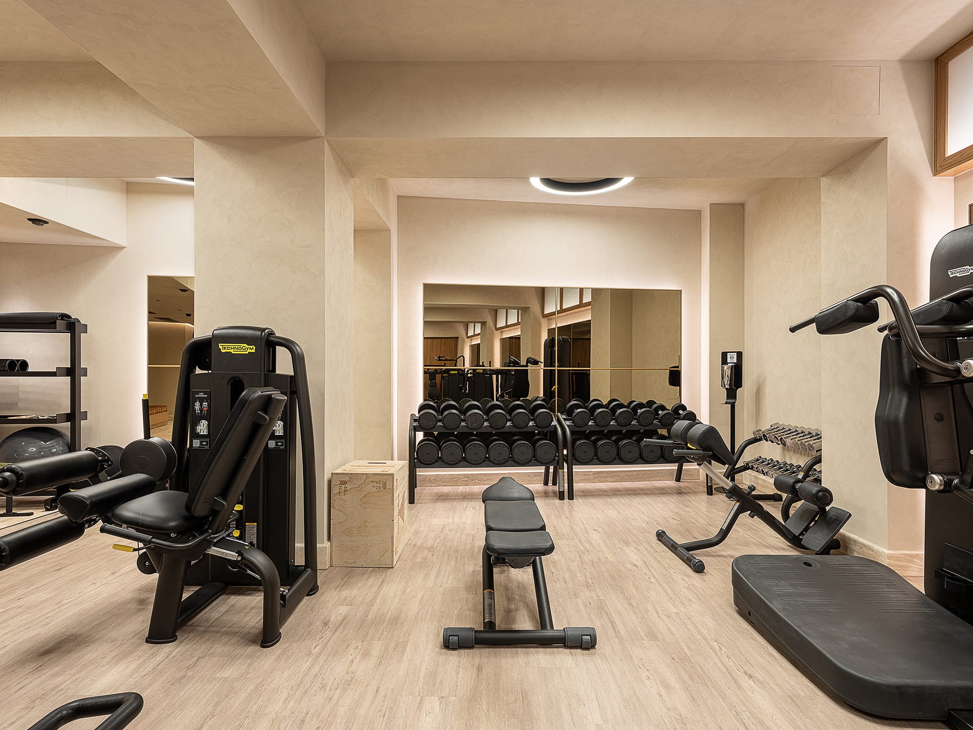 Kydon, The Heart City Hotel, ,