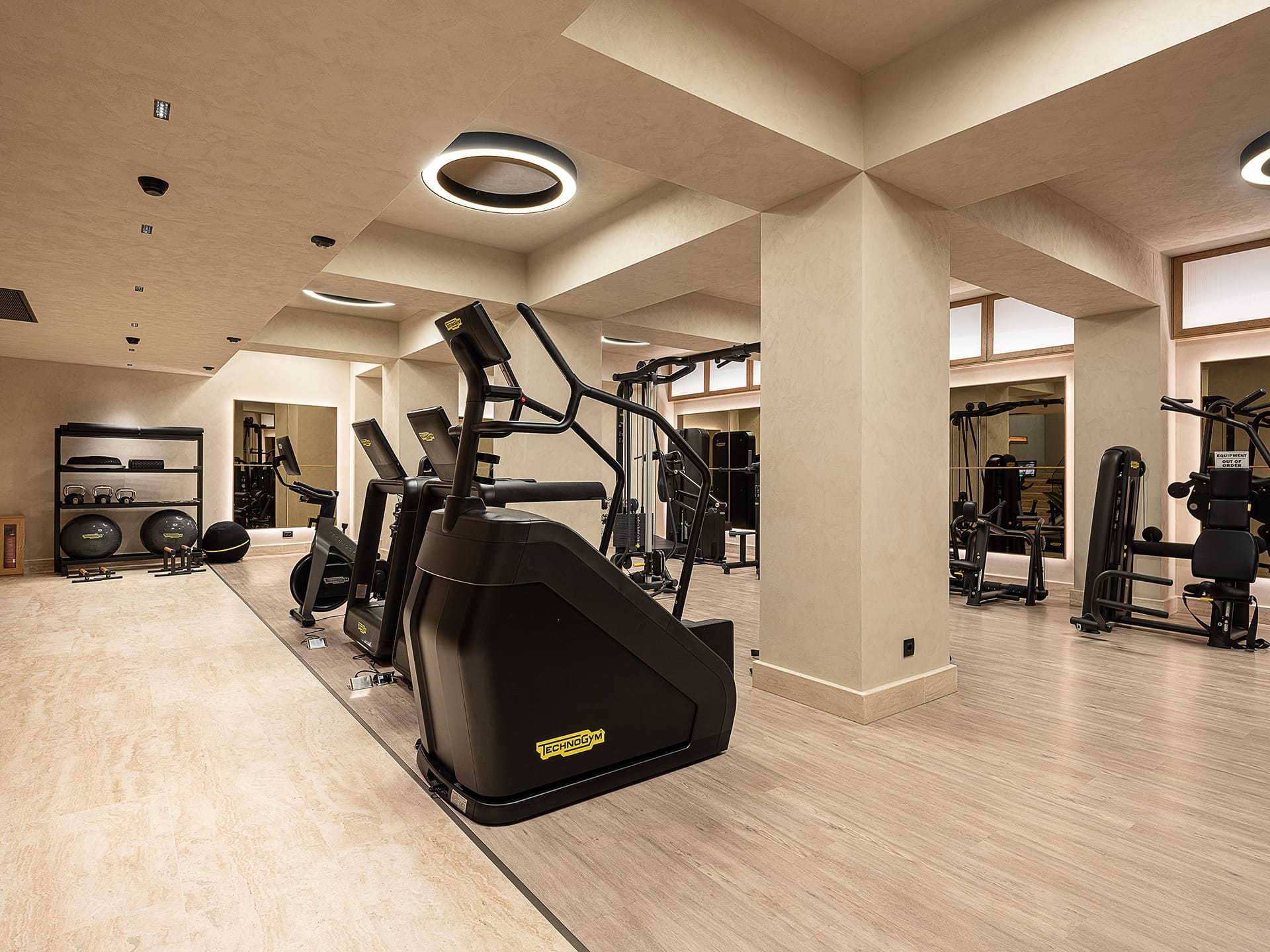 Kydon, The Heart City Hotel, ,