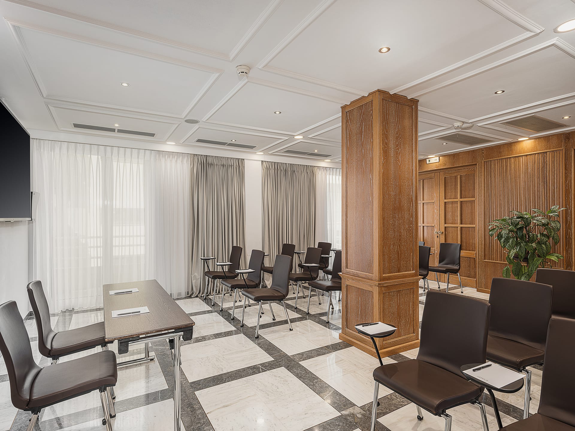 Kydon, The Heart City Hotel, ,