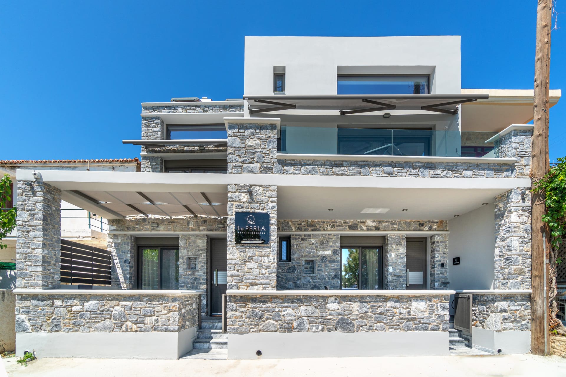 La Perla | Petries Suites