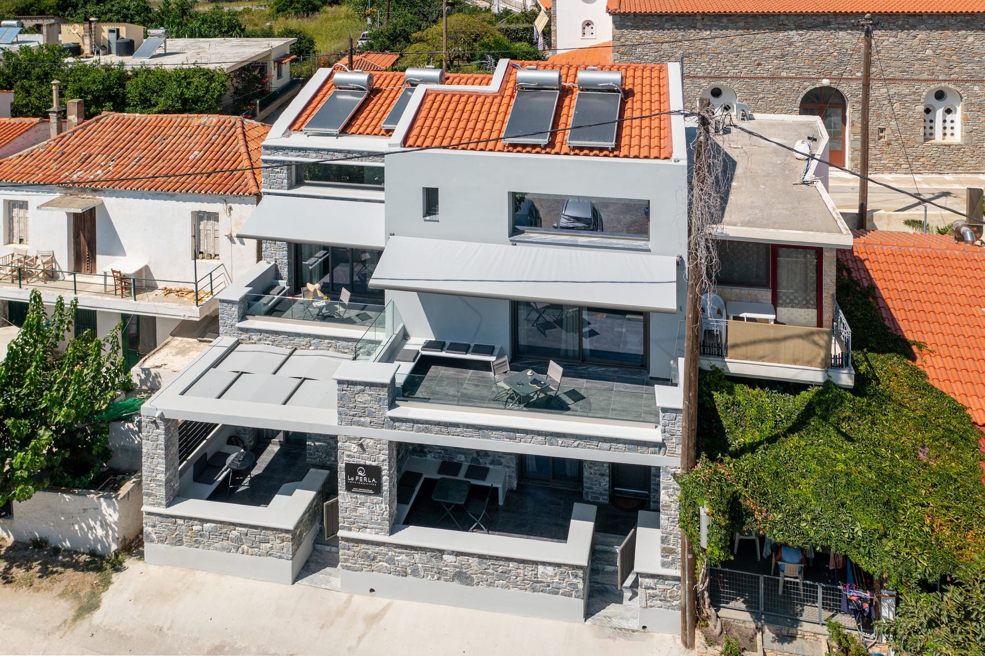La Perla | Petries Suites