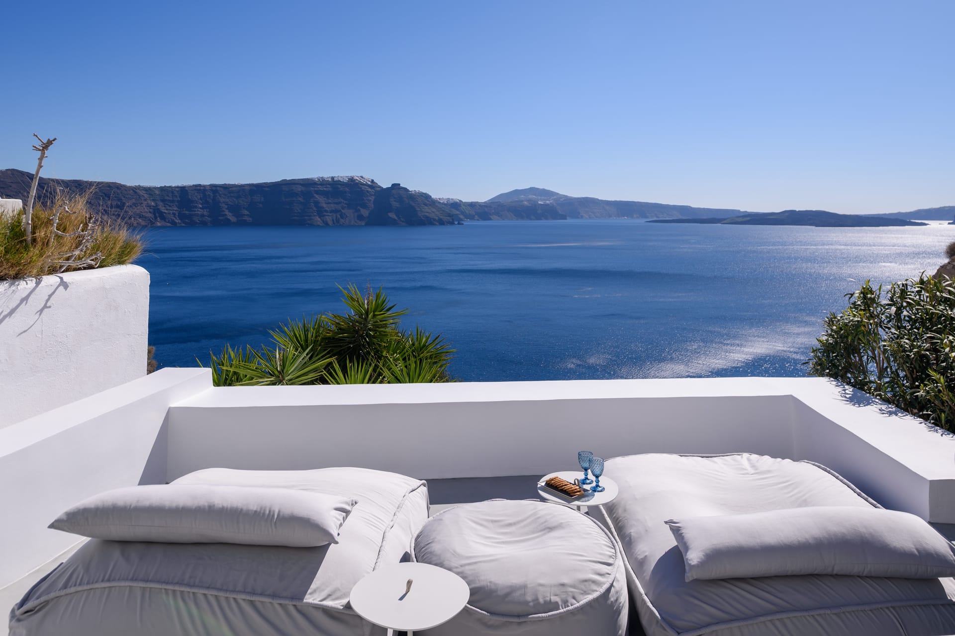Lathouri Cave Villa with Heated Plunge Pool