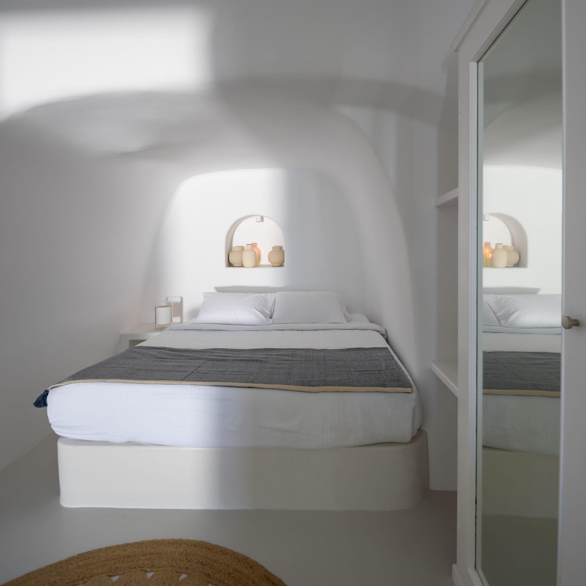 Lathouri Cave Villa with Heated Plunge Pool