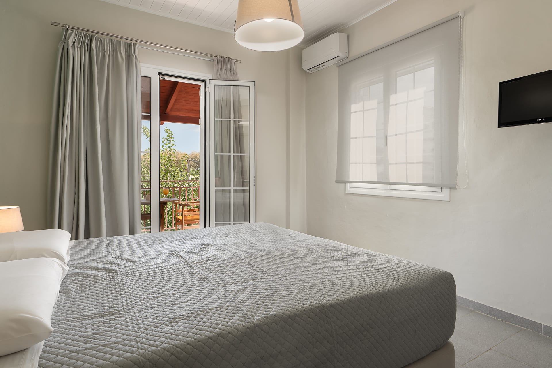 Superior Apartment | Garden &amp; Partial Sea View [60 m²]