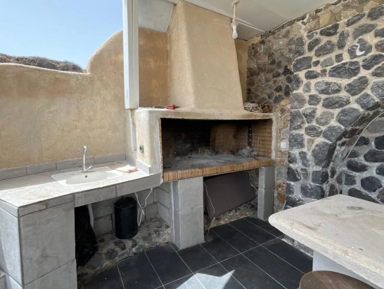 Leon Santorini 3 * Leon Santorini 3 *